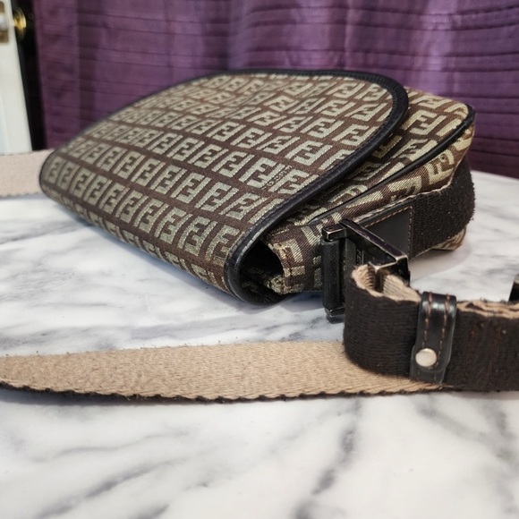 Authentic Fendi Brown Crossbody Bag with Iconic Logo - Picture 8 of 13